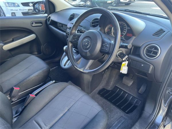 2014 MAZDA MAZDA2 5D HATCHBACK DE MY14 NEO SPORT image