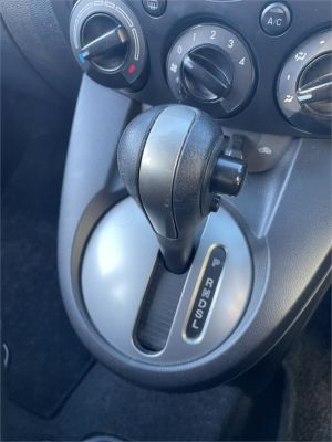 2014 MAZDA MAZDA2 5D HATCHBACK DE MY14 NEO SPORT image
