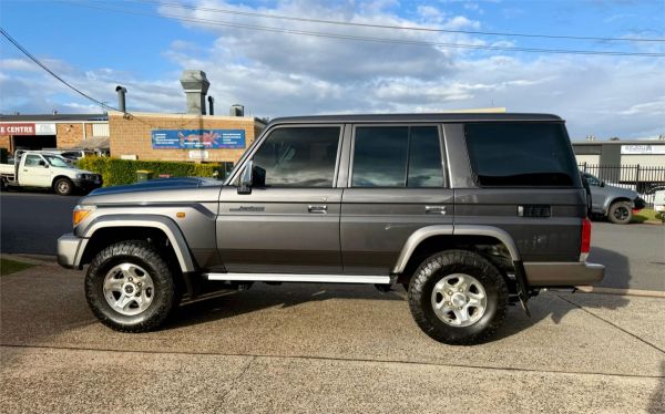 2019 Toyota Landcruiser VDJ76R GXL image