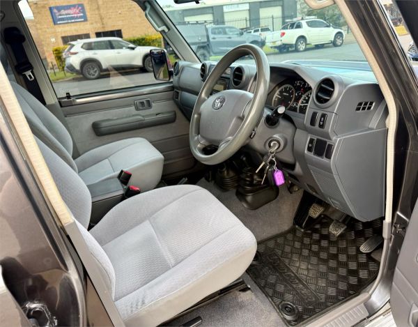 2019 Toyota Landcruiser VDJ76R GXL image