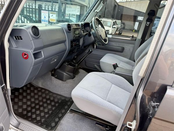 2019 Toyota Landcruiser VDJ76R GXL image