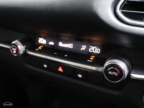 2021 Mazda CX-30 G25 Touring image