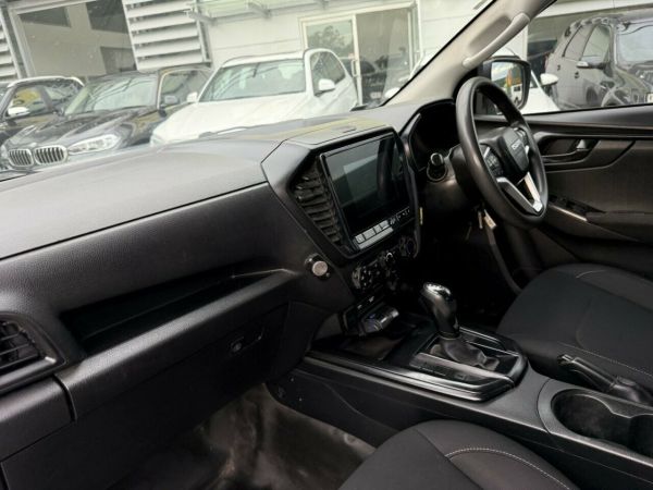 2022 Isuzu D-MAX RG MY23 SX Crew Cab White 6 Speed Sports Automatic Cab Chassis image