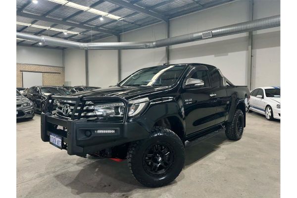 2015 Toyota Hilux SR5 GUN126R 4X4 image