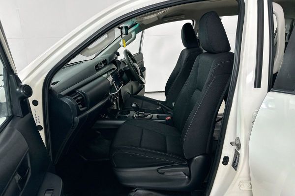2020 Toyota Hilux GUN126R SR image