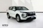Image for 2023 Mitsubishi Outlander ZM ES