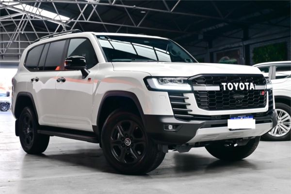 2026 Toyota Landcruiser Wagon FJA300R GR Sport image
