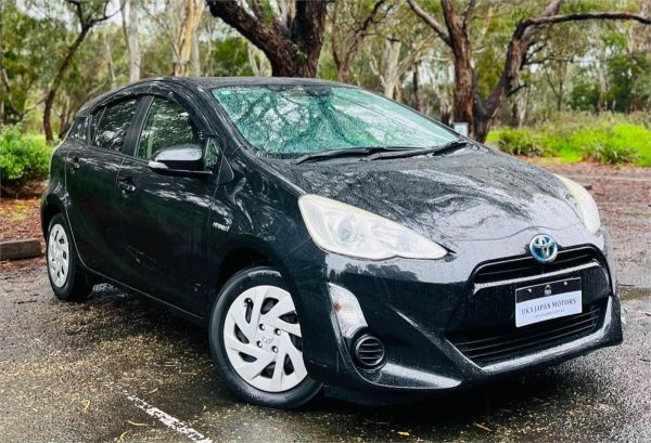 2016 Toyota Aqua Hatchback NHP10 S image