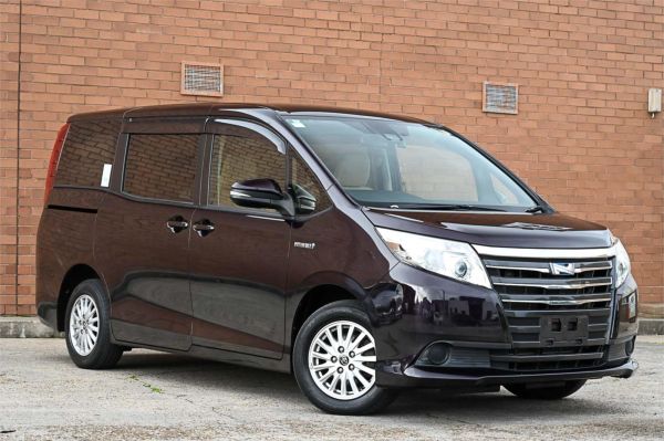 2016 Toyota Noah Wagon ZWR80 image