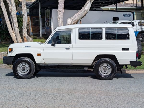2024 Toyota Landcruiser GDJL78R Workmate Troopcarrier image