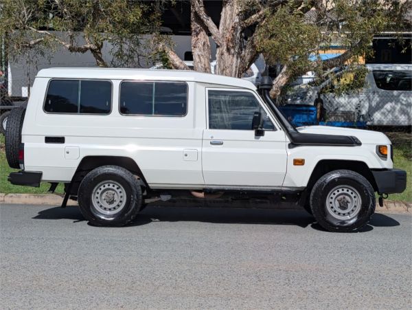 2024 Toyota Landcruiser GDJL78R Workmate Troopcarrier image