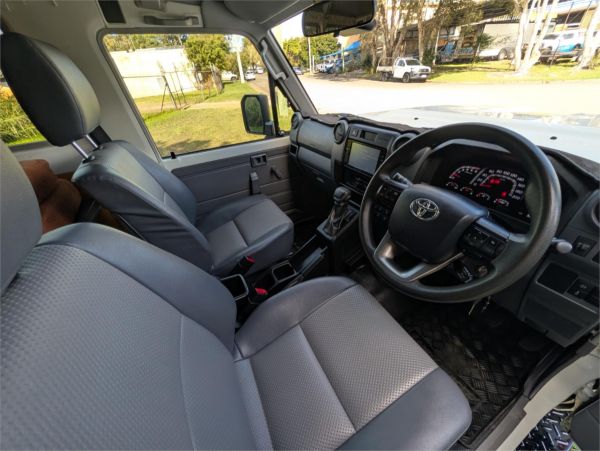 2024 Toyota Landcruiser GDJL78R Workmate Troopcarrier image