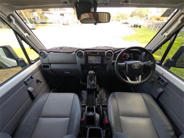 2024 Toyota Landcruiser GDJL78R Workmate Troopcarrier image