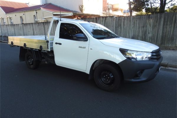 2018 TOYOTA HILUX C/CHAS GUN122R MY19 WORKMATE image