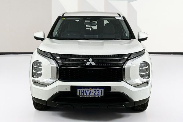 2023 Mitsubishi Outlander ZM ES image