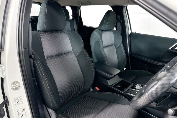 2023 Mitsubishi Outlander ZM ES image
