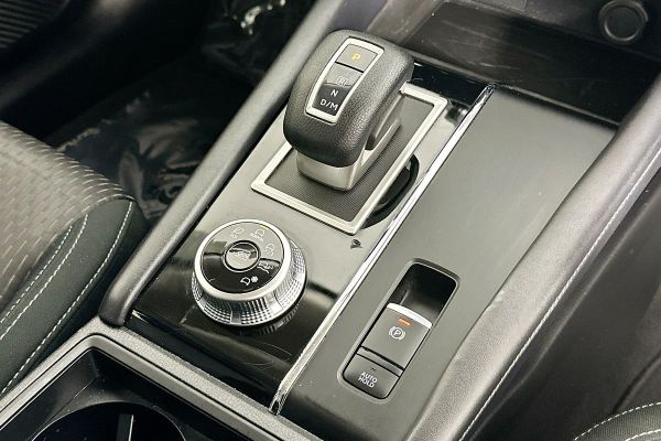 2023 Mitsubishi Outlander ZM ES image