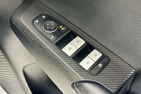 2023 Mitsubishi Outlander ZM ES image