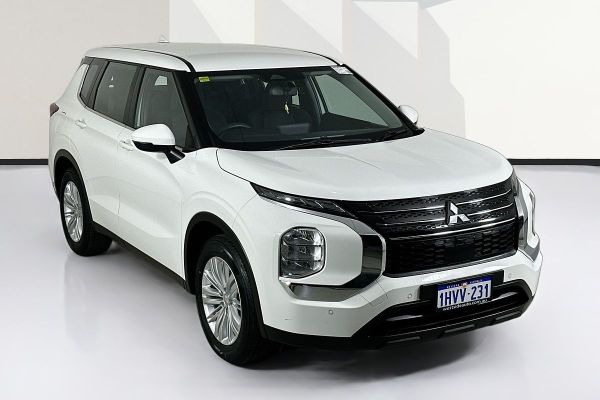 2023 Mitsubishi Outlander ZM ES image