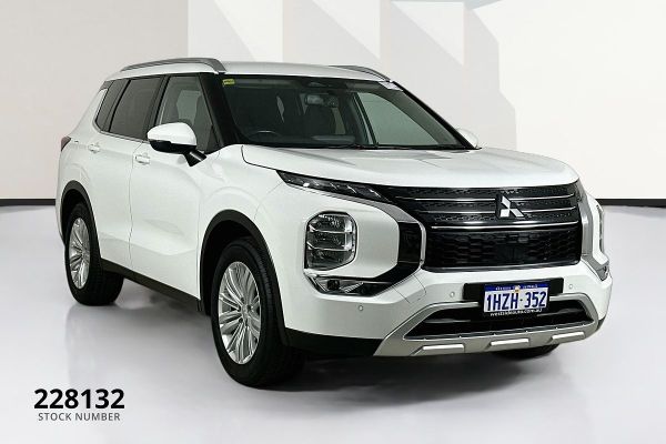 2023 Mitsubishi Outlander ZM LS image