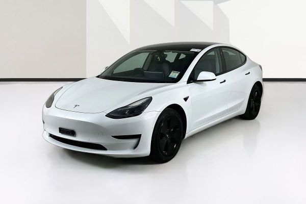 2022 Tesla Model 3 image