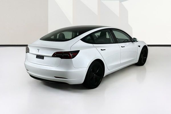 2022 Tesla Model 3 image