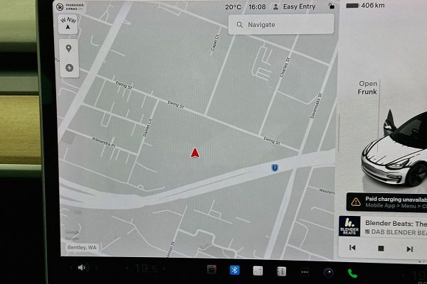 2022 Tesla Model 3 image