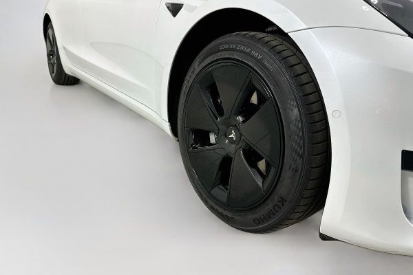 2022 Tesla Model 3 image