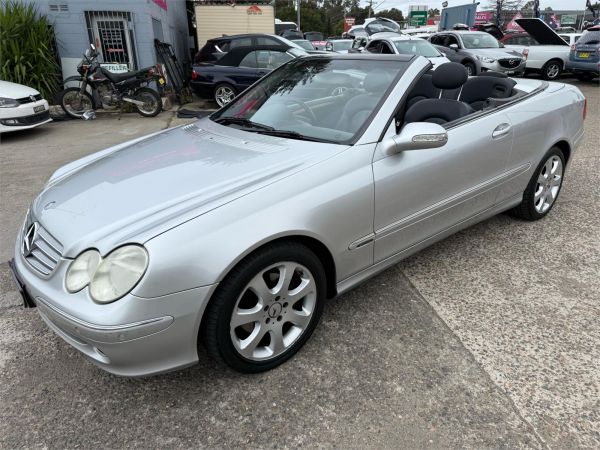 2003 Mercedes-Benz CLK-Class Cabriolet A208 CLK320 Avantgarde image