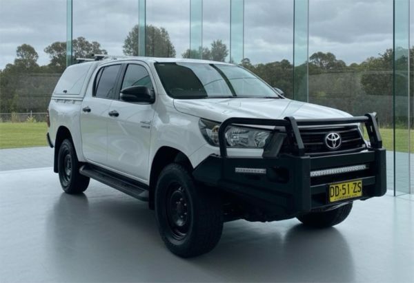 2022 TOYOTA HILUX DOUBLE CAB P/UP GUN126R SR (4x4) image