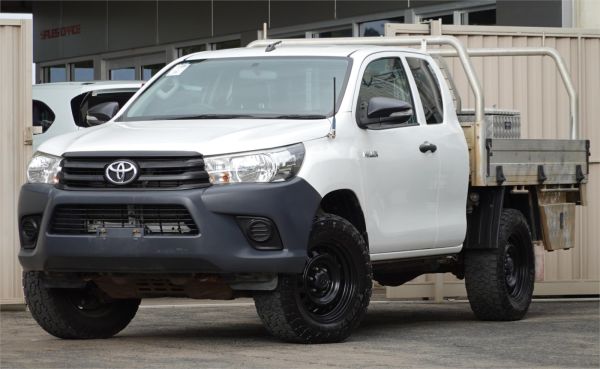 2017 TOYOTA HILUX X CAB C/CHAS GUN125R WORKMATE (4x4) image
