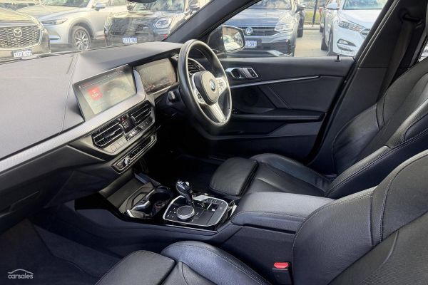 2020 BMW 1 Series F40 118i M Sport image