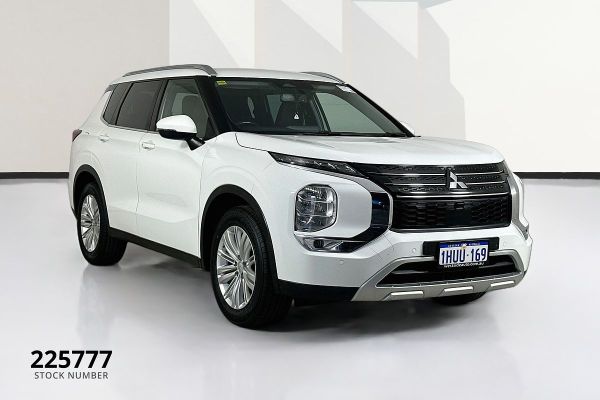 2023 Mitsubishi Outlander ZM LS image
