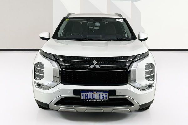 2023 Mitsubishi Outlander ZM LS image