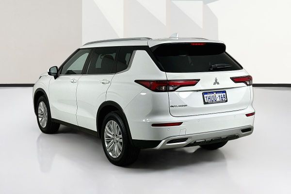 2023 Mitsubishi Outlander ZM LS image