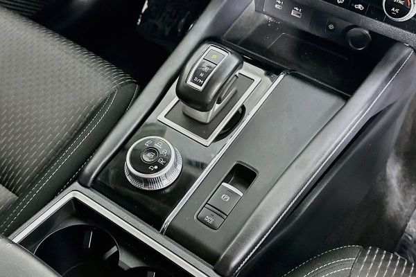 2023 Mitsubishi Outlander ZM LS image
