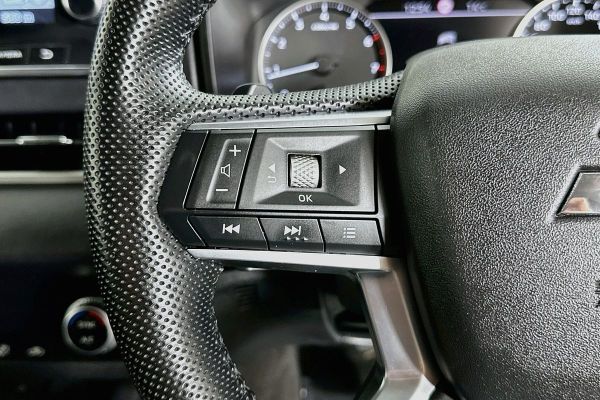 2023 Mitsubishi Outlander ZM LS image