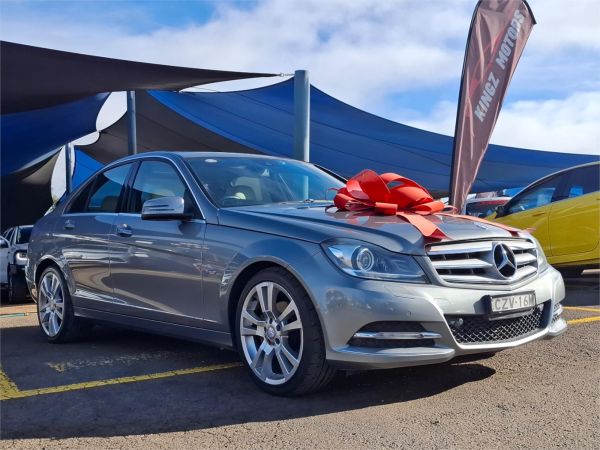 2011 Mercedes-Benz C-Class Sedan W204 MY11 C250 BlueEFFICIENCY Avantgarde image