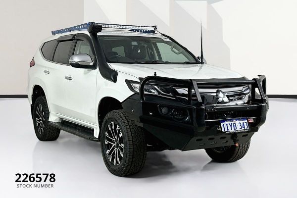 2018 Mitsubishi PAJERO SPORT EXCEED (4x4) 7 SEAT MY18 image