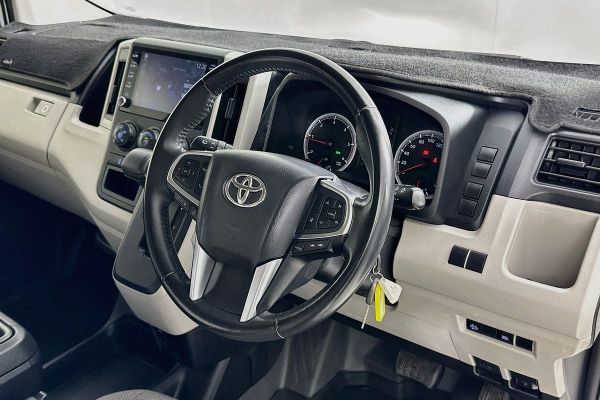 2022 Toyota Hiace GDH320R image