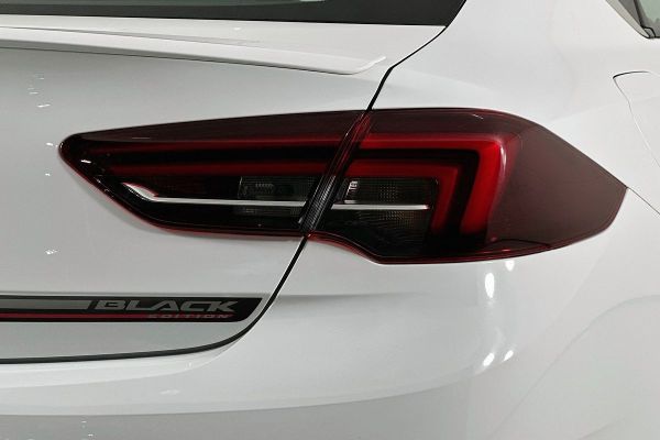 2018 Holden CALAIS V ZB image
