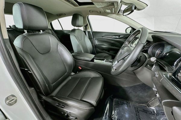 2018 Holden CALAIS V ZB image