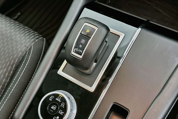 2023 Mitsubishi Outlander ZM ES image