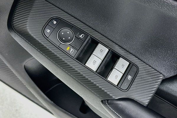 2023 Mitsubishi Outlander ZM ES image