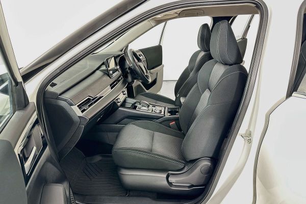 2023 Mitsubishi Outlander ZM ES image