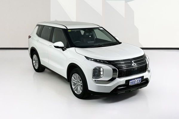 2023 Mitsubishi Outlander ZM ES image