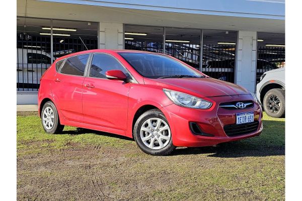 2013 Hyundai Accent Active RB2 image