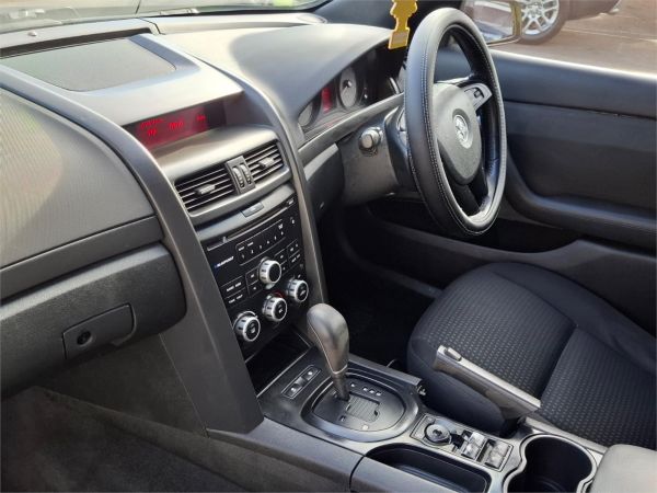 2007 Holden Commodore Sedan VE SV6 image