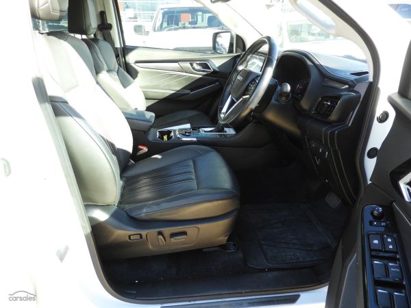 2021 Isuzu MU-X LS-T image