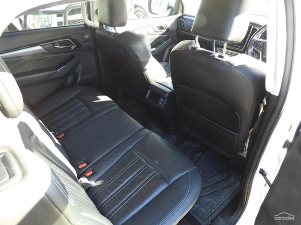 2021 Isuzu MU-X LS-T image